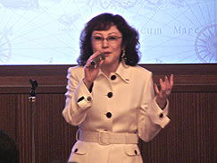 代表取缔役会长　襟川恵子